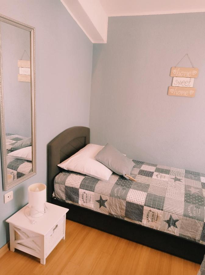 Apartment Silvija Vinisce Bagian luar foto