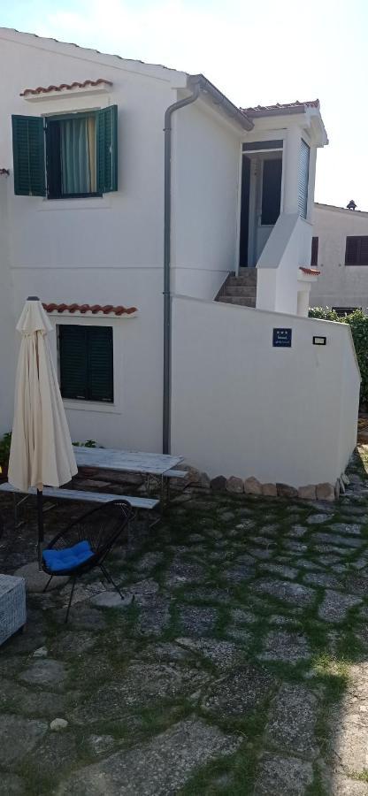 Apartment Silvija Vinisce Bagian luar foto